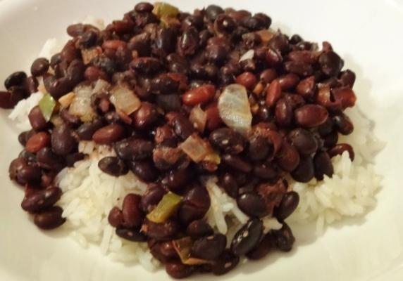 estilo cubano cristianos y moros (congri)