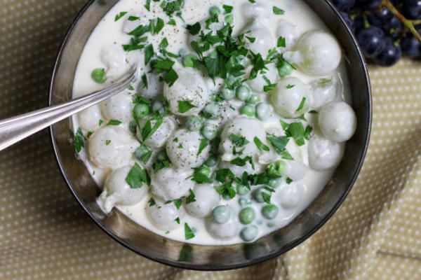 cebola pérola em molho de creme