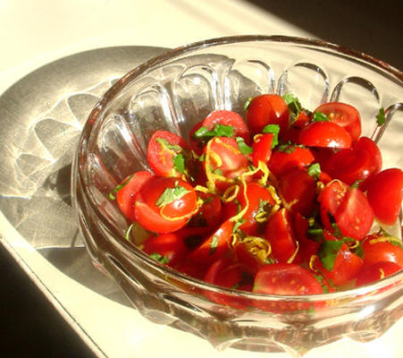 salada de tomate com limão e coentro
