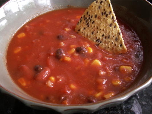 sopa de taco de tomate para a panela de barro