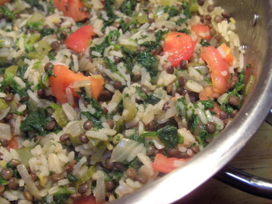 arroz, lentilha e pilaf de espinafre