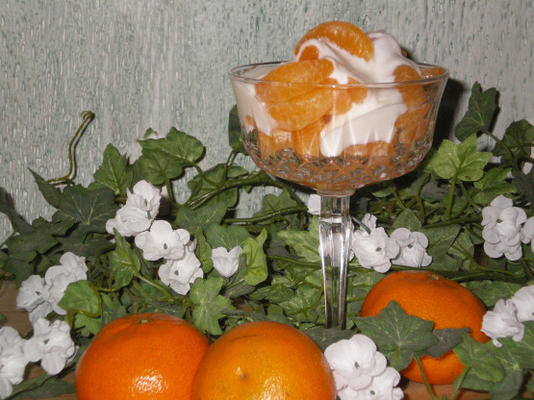 Clementinas de joias com molho de baunilha