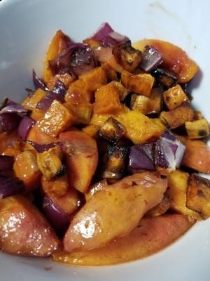 Batata-doce caramelizada e pêssego