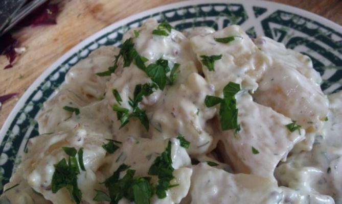 salada de batata cremosa com ervas