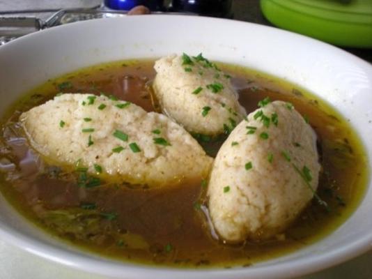 griessnockerl - bolinhos de semolina de estilo austríaco