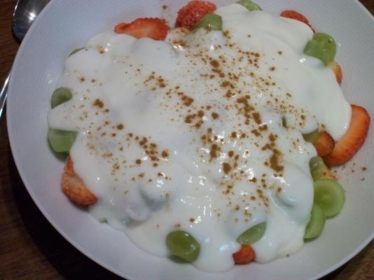 salada de frutas iogurte