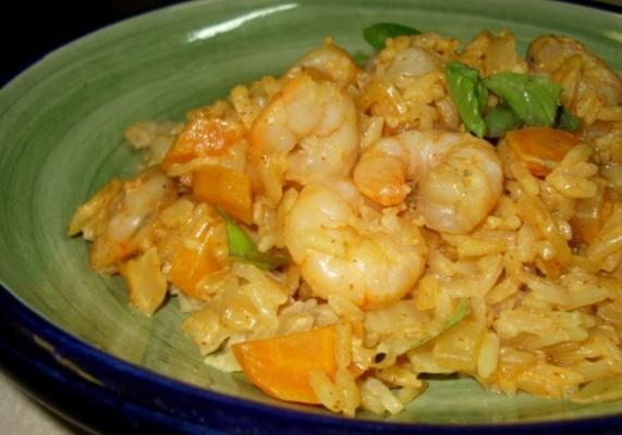 arroz ao curry com camarão