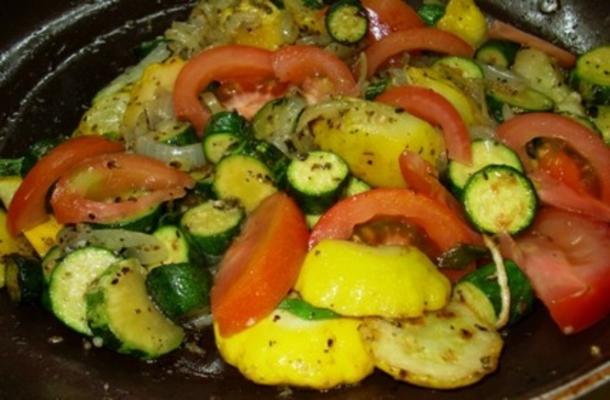 abobrinha e cebola com queijo mussarela