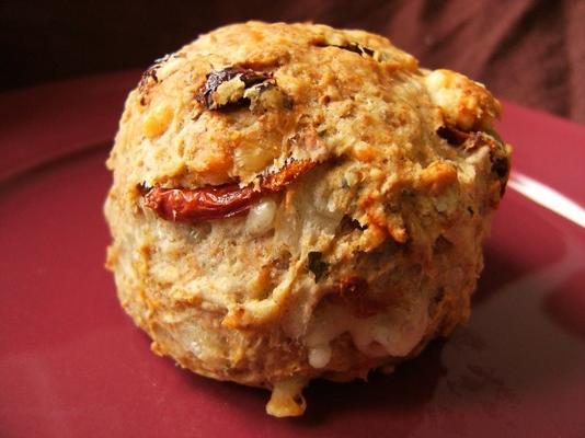 country style california oliveira, tomilho e queijo scones / biscoitos