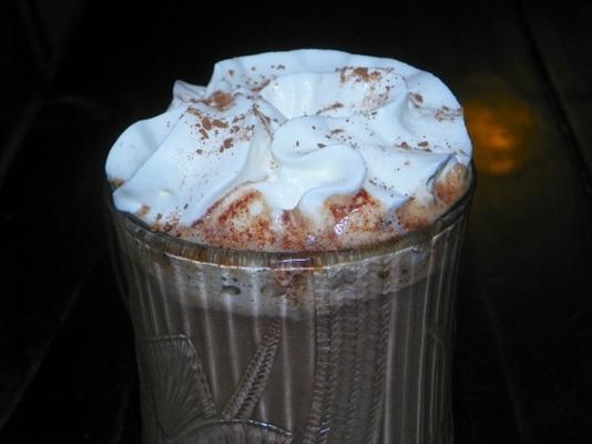 chocolat andagrave; l'ancienne (chocolate quente)