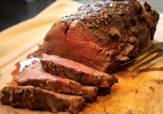 assado de carne de bovino marinado bourbon defumado