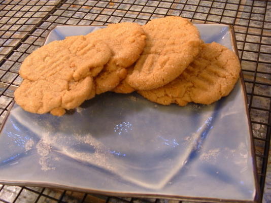 biscoitos de manteiga de amendoim gf à moda antiga de kristi