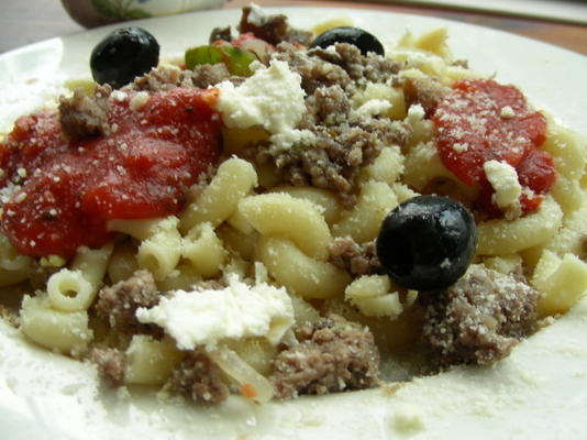 macarrão grego com molho de carne