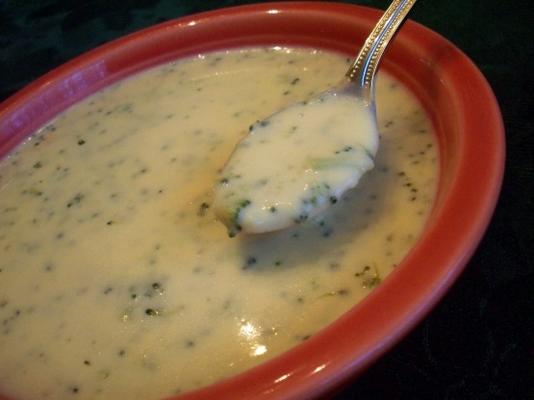 creme de sopa de queijo cheddar de brócolis