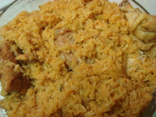 dominicano de pollo (arroz e frango)