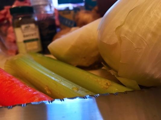 sopa rápida e fácil de mirepoix