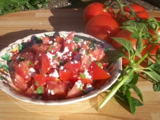 salada fria de tomate e queijo