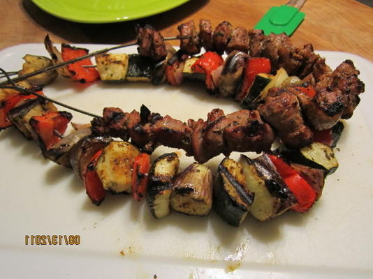 pinchos (kebabs / tapas espanhóis - porco, cordeiro, camarão ou frango)