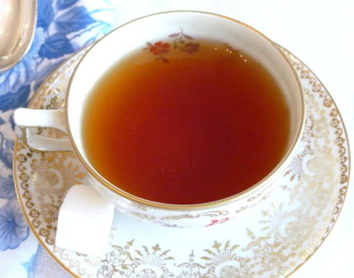 orientações para preparar o bule perfeito de chá e como servir