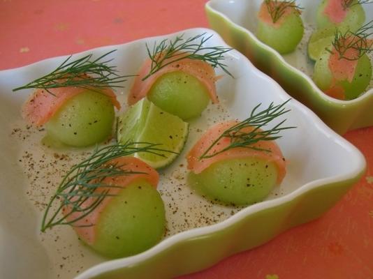 melada com salmão defumado