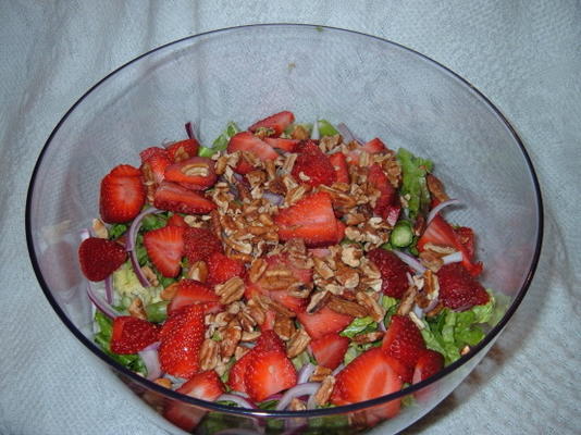 salada de aspargos de morango