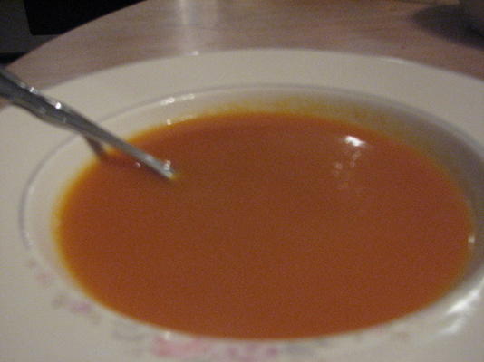 abóbora cremosa, maçã verde e sopa de curry