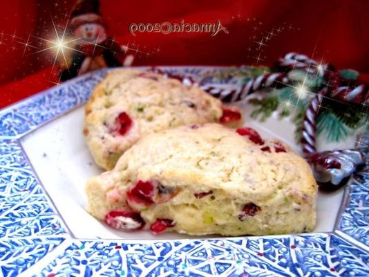 scones de cranberry, laranja e pistache