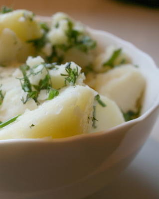 batatas de ervas frescas