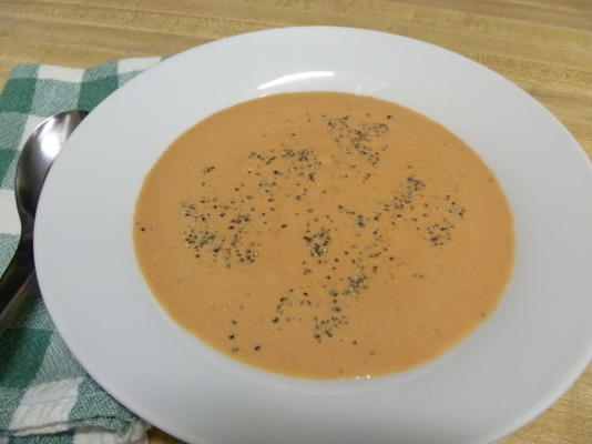 Sopa de tomate cremosa de 8 minutos