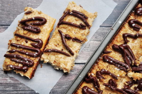 barras de queijo de abóbora streusel (mistura de biscoitos)