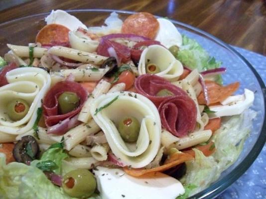 a salada de antipasto do dom (com macarrão)