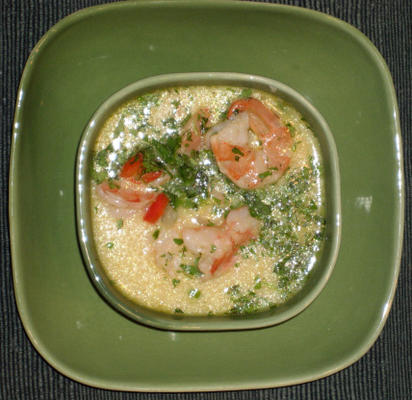camarão e sopa de vieiras com leite de coco