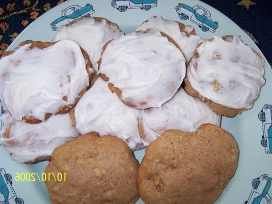 bolinhos de maçã caídos da estação