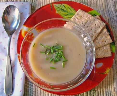 alho-poró cremoso e sopa de batata
