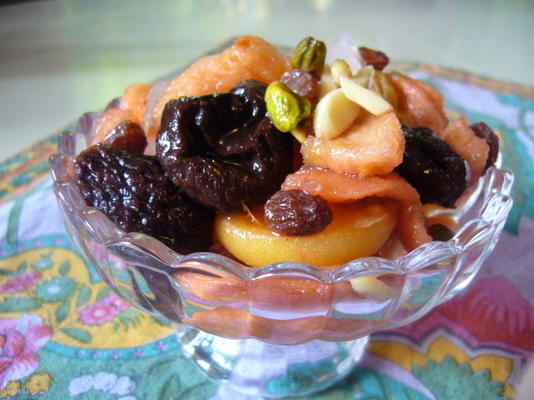 salada de frutas geladas (chozhaffe)
