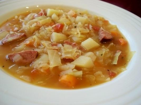 sopa de repolho com kielbasa