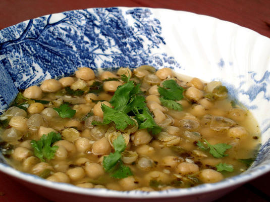 leblabi (sopa de grão de bico tunisina)