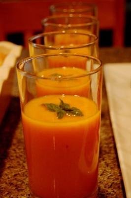 sopa de pêssego com mel e gengibre