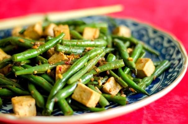 Szechuan feijão verde e tofu (sem glúten, vegan)