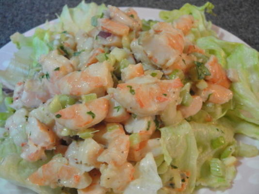 salada de camarão estilo maryland