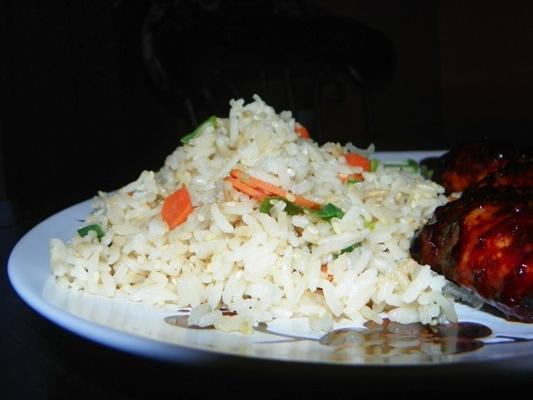arroz de gergelim com cebolinha