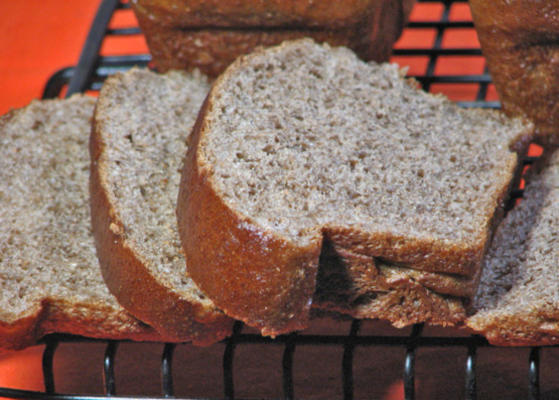 pão preto de trigo mel (como o pão do outback)