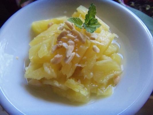 salada de caju de abacaxi