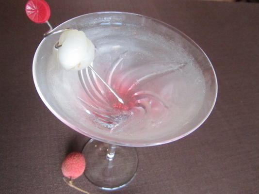 lichia coquetel andndash; um martini tropical da ilha