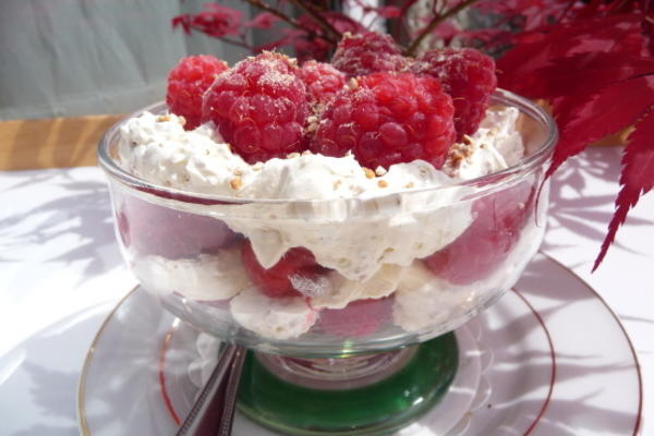 cranachan com framboesas