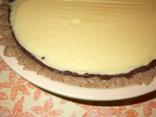 torta de creme de toranja com crosta de chocolate-pecã