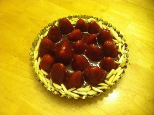 torta de creme de morango amêndoa