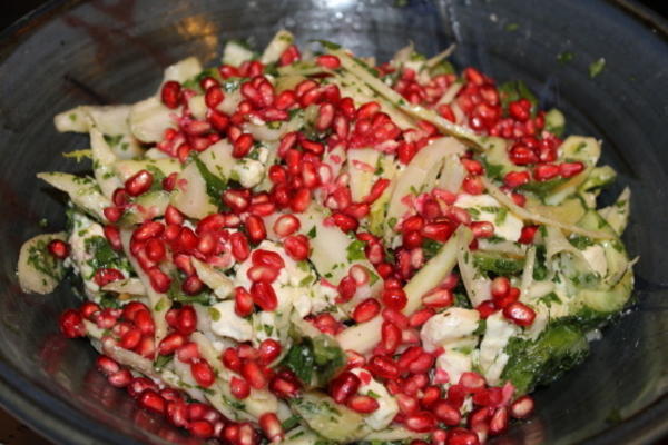 salada de erva-doce, romã e queijo feta