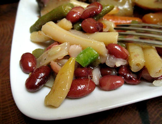 salada de feijão três marinado