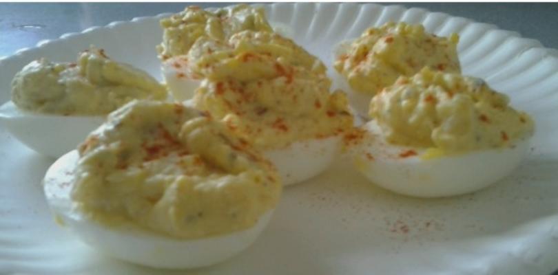 doce picles e ovos cozidos de rabanete
